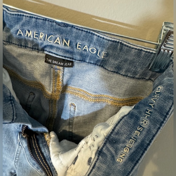 AMERICAN EAGLE - The Dream Jean Curvy Hi-Rise Ripped Jegging - Size 0 Regular - Picture 5 of 6